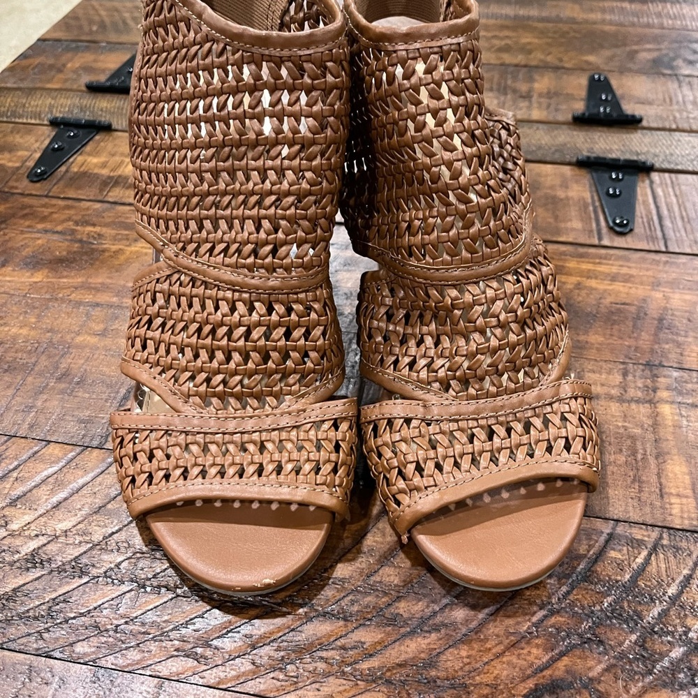 LC Lauren Conrad Tan Woven Heeled Sandals - Picture 2 of 6